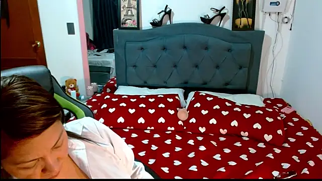 hiilarybrown online show from 05-20-26, 12:51