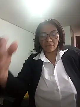 hiilarybrown online show from 03-09-26, 06:33