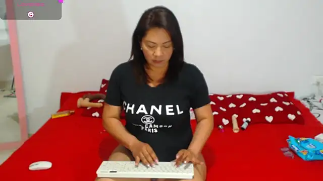 hiilarybrown online show from 09-17-25, 03:08