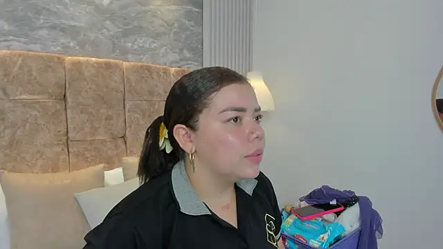 leilapons online show from 09-24-25, 04:35