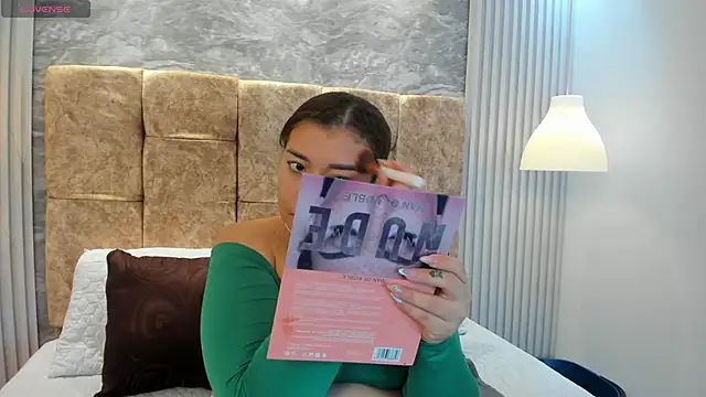 leilapons online show from 10-23-25, 04:27