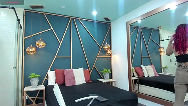 salem rose online show from 04-17-26, 08:44