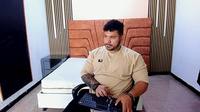 Snapshot of michael_hill1 chatting on 09-29-25, 07:52 michael hill1 online show from 09-29-25, 07:52