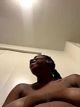 Snapshot of cumformedada chatting on 10-25-25, 08:24 cumformedada online show from 10-25-25, 08:24