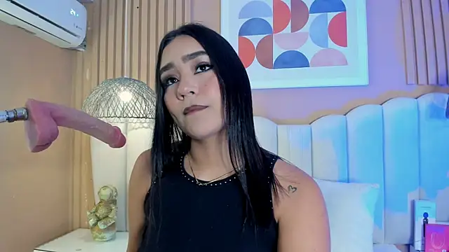 Snapshot of noa_moon chatting on 05-20-26, 02:41 noa moon online show from 05-20-26, 02:41