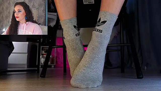 Feet Heelss online show from 12-05-25, 10:36