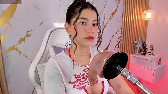 alissaowens  online show from 11-12-25, 11:47