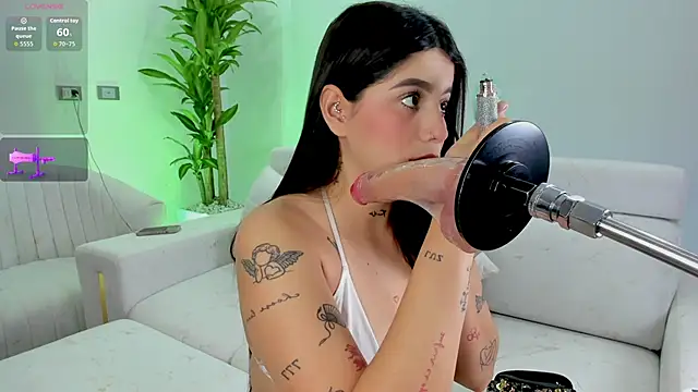 alissaowens  online show from 01-08-26, 05:19