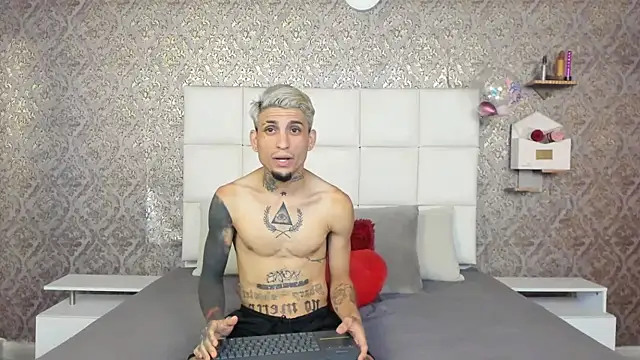 kasandrandliam online show from 09-10-25, 04:11