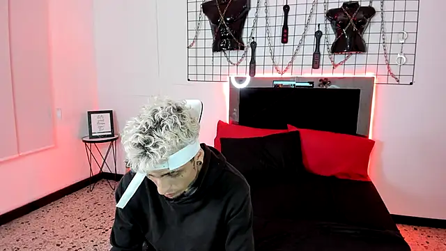kasandrandliam online show from 10-02-25, 05:33