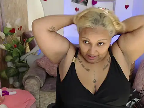 laleska montenegro online show from 11-25-25, 04:24