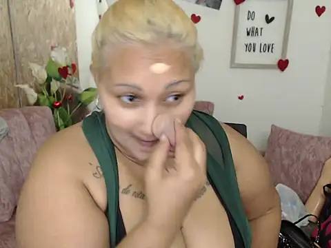 laleska montenegro online show from 10-31-25, 05:48