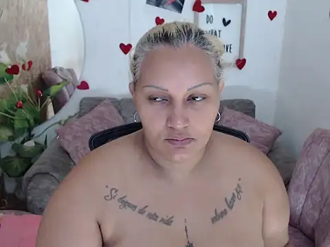 laleska montenegro online show from 12-18-25, 04:17