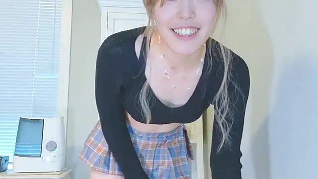 Nana with online show from 12-21-25, 07:15