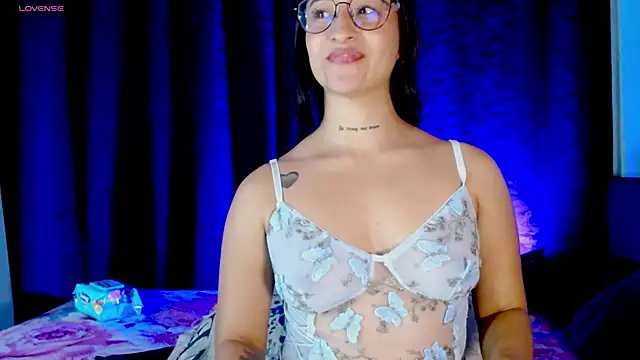 EVAH LEE  online show from 11-27-25, 04:02