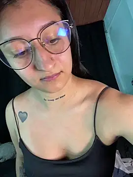 Snapshot of EVAH_LEE_ chatting on 06-06-26, 03:56 EVAH LEE online show from 06-06-26, 03:56
