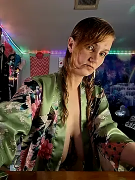 PeachyAriel online show from 04-01-26, 03:19