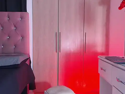 Snapshot of Martina_ferer chatting on 02-14-26, 02:39 Martina ferer online show from 02-14-26, 02:39