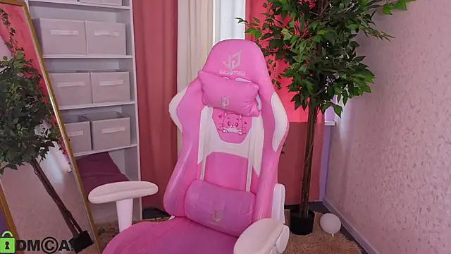 Miche1le Allenne online show from 07-18-26, 01:03