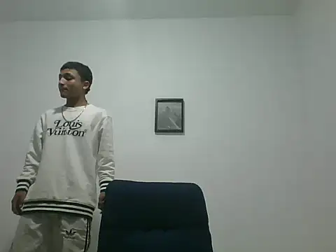 Snapshot of yissus_20_ chatting on 11-25-25, 04:02 yissus 20 online show from 11-25-25, 04:02