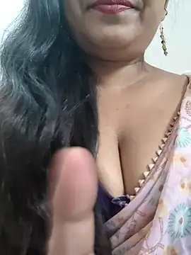 Snapshot of Sofia-ex chatting on 10-31-25, 05:04 Sofia-ex online show from 10-31-25, 05:04