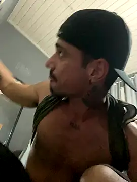 Snapshot of nando__master37 chatting on 10-29-25, 03:16 nando  master37 online show from 10-29-25, 03:16