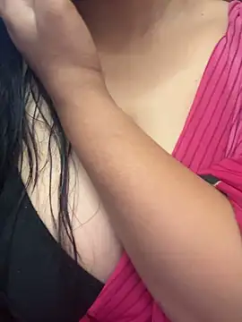 Snapshot of annanya01 chatting on 06-18-26, 12:43 annanya01 online show from 06-18-26, 12:43