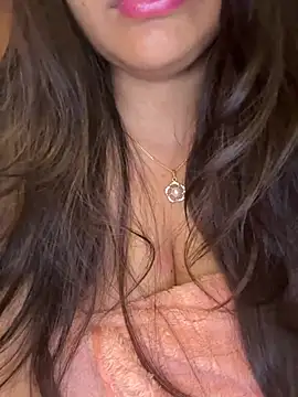 Snapshot of annanya01 chatting on 07-18-26, 04:32 annanya01 online show from 07-18-26, 04:32