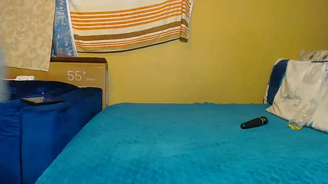 CandyMayaxx2 online show from 12-04-25, 05:23