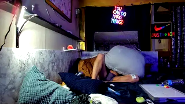 Snapshot of Xstumpy chatting on 04-12-26, 10:46 Xstumpy online show from 04-12-26, 10:46