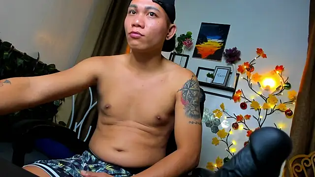 Snapshot of princenavheen chatting on 12-01-25, 08:37 princenavheen online show from 12-01-25, 08:37