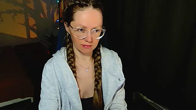 Snapshot of _Goldilocks_ chatting on 09-30-25, 03:40  Goldilocks  online show from 09-30-25, 03:40