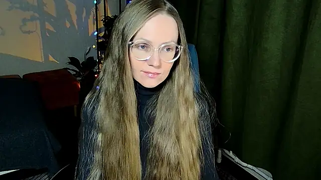 Snapshot of _Goldilocks_ chatting on 10-01-25, 04:55  Goldilocks  online show from 10-01-25, 04:55