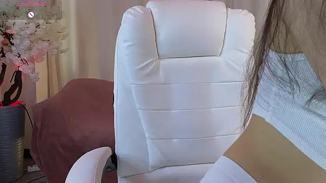 Janet Jee online show from 09-17-25, 12:18