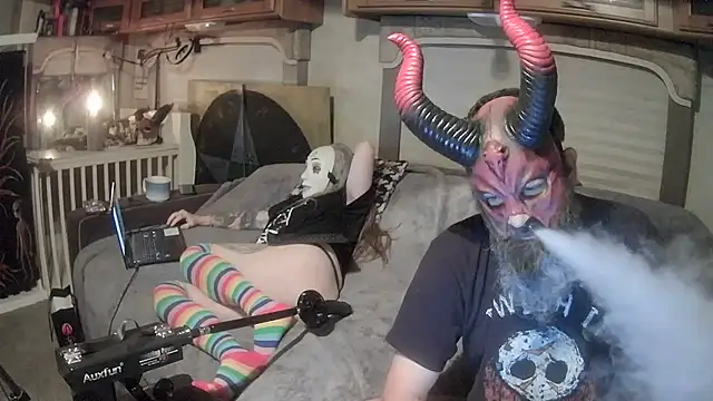 jamiezlilith online show from 10-05-25, 01:29