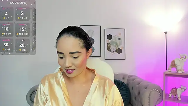 Snapshot of Sharon_breezee chatting on 10-03-25, 03:41 Sharon breezee online show from 10-03-25, 03:41