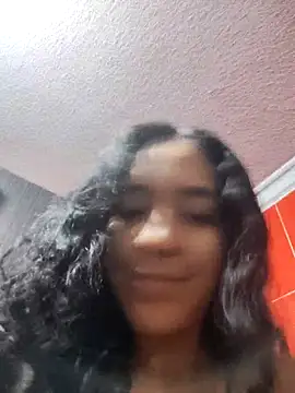 Snapshot of Amber-Sweett chatting on 10-22-25, 03:39 Amber-Sweett online show from 10-22-25, 03:39