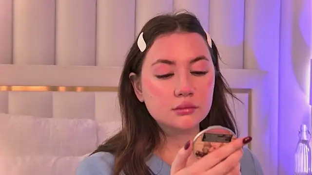 MeganStrain online show from 12-21-25, 06:26