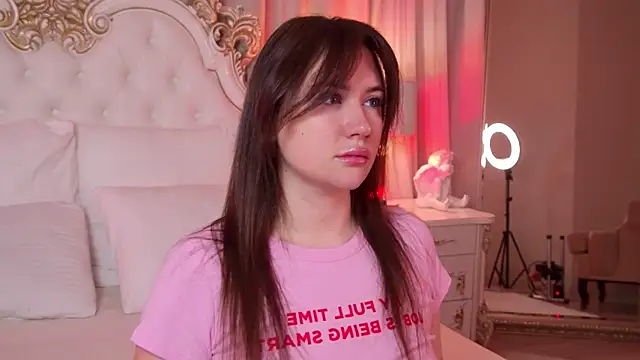 MeganStrain online show from 12-18-25, 03:00