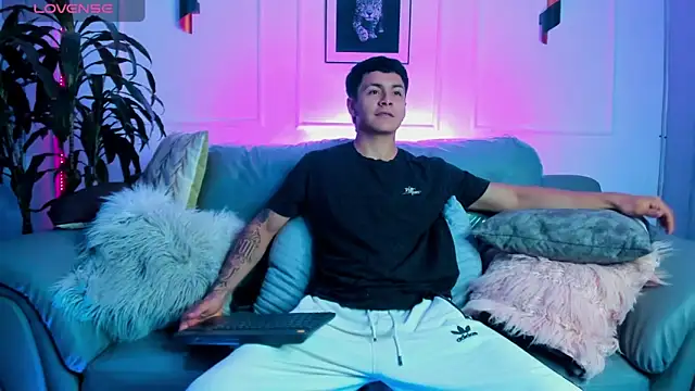 Leo santoro online show from 02-09-26, 01:20