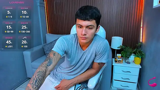 Leo santoro online show from 11-18-25, 03:04