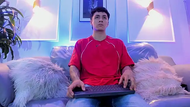 Leo santoro online show from 03-07-26, 01:49