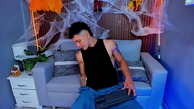 Leo santoro online show from 10-17-25, 02:30