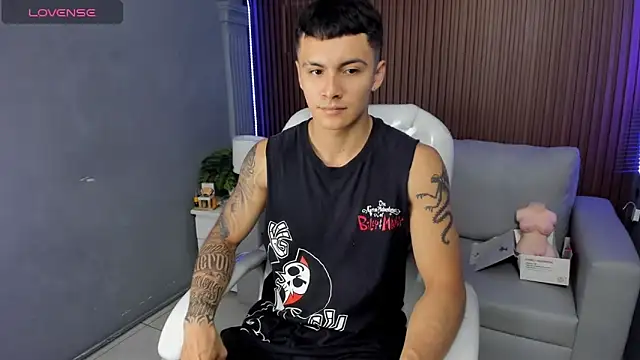 Leo santoro online show from 12-20-25, 02:09