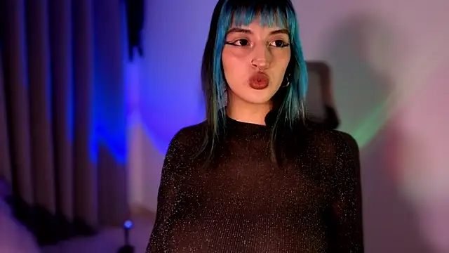 Snapshot of Blueee_cat chatting on 07-19-26, 08:27 Blueee cat online show from 07-19-26, 08:27