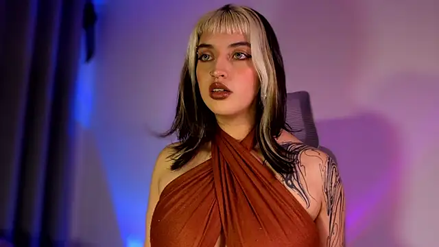 Blueee cat online show from 04-24-26, 03:41