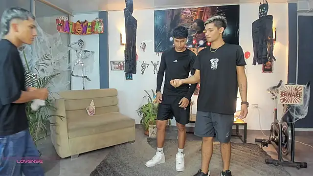 Bisexlifehot   online show from 10-24-25, 11:15