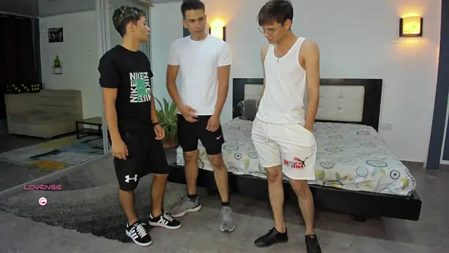 Bisexlifehot   online show from 09-13-25, 10:54