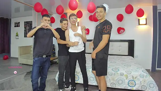 Bisexlifehot   online show from 09-21-25, 11:10