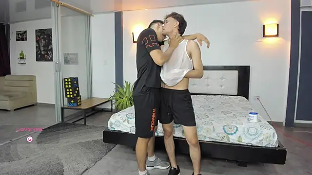 Bisexlifehot   online show from 10-04-25, 11:17